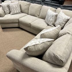CUDDLER STYLE SECTIONAL!