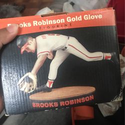 Brooks Robinson Golden Glove Figurine