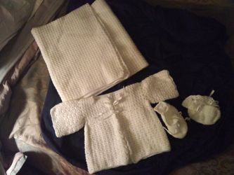 Baby sweater/blanket set