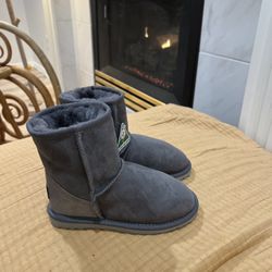 Real Uggs Australia kids Size 2 