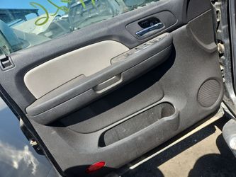 GM driver doorpanel 2007 tahoe