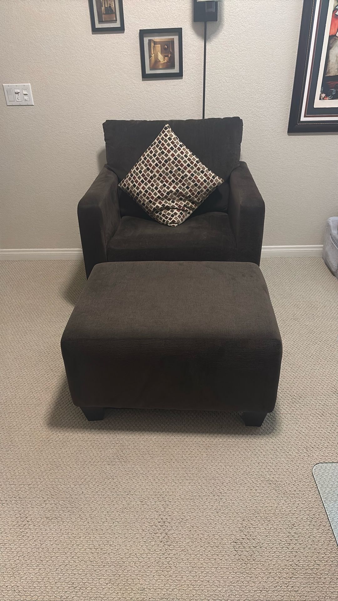 Taylor Chair With Ottoman, Like New