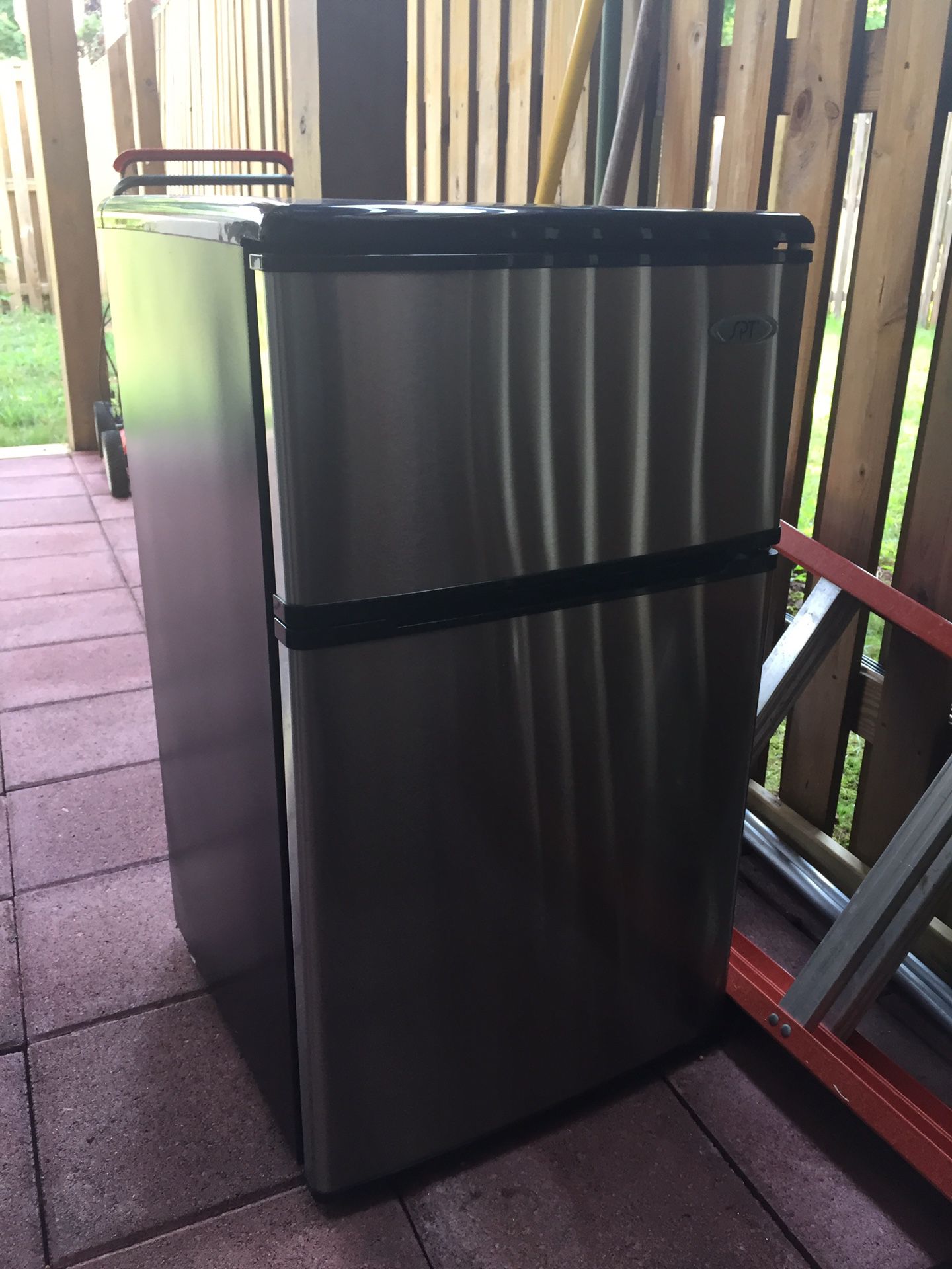 Mini-Refrigerator, great for college