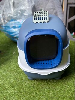 cute cat covered litter box with scoop