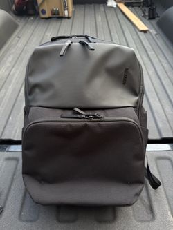 Incase A.R.C Commuter Backpack