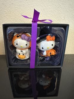 Hello Kitty Salt And Pepper Shakers 