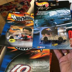 Hot Wheels Racing  4 Cars