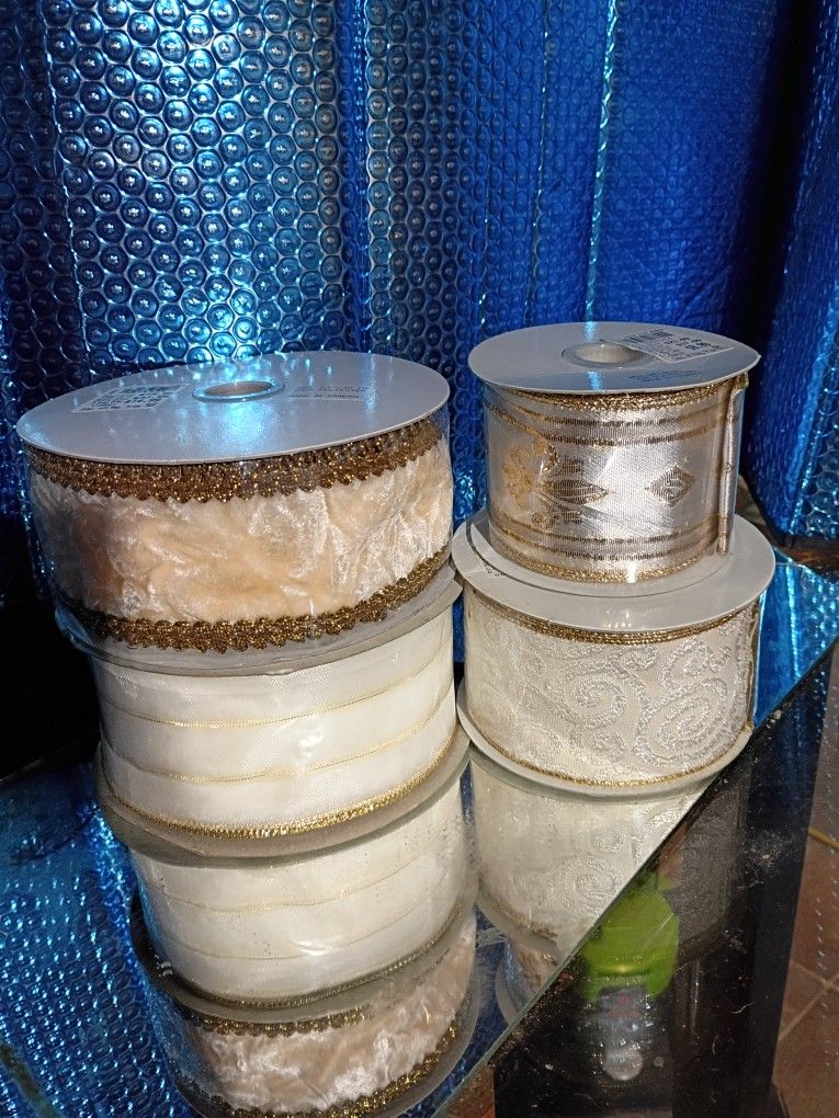 4 Rolls Holiday Ribbon