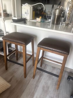 2 stools bar stools