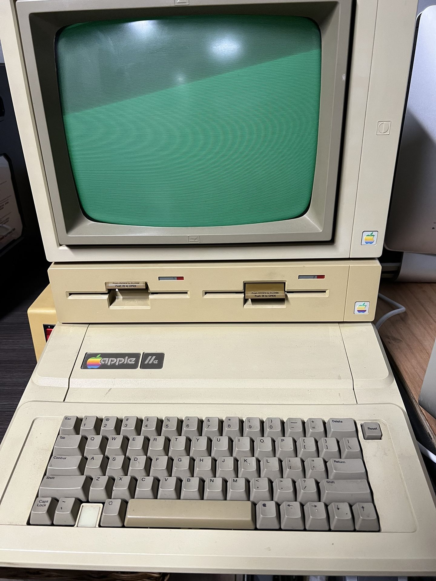 Apple 2e - Working With Disk Double Disk Drive