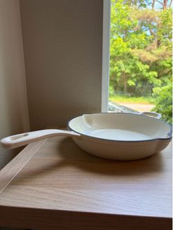 Cast iron pan