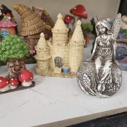 GNOME HOUSE AND SUCCULENTS  SALE ON SUNDAY IN SAN LORENZO