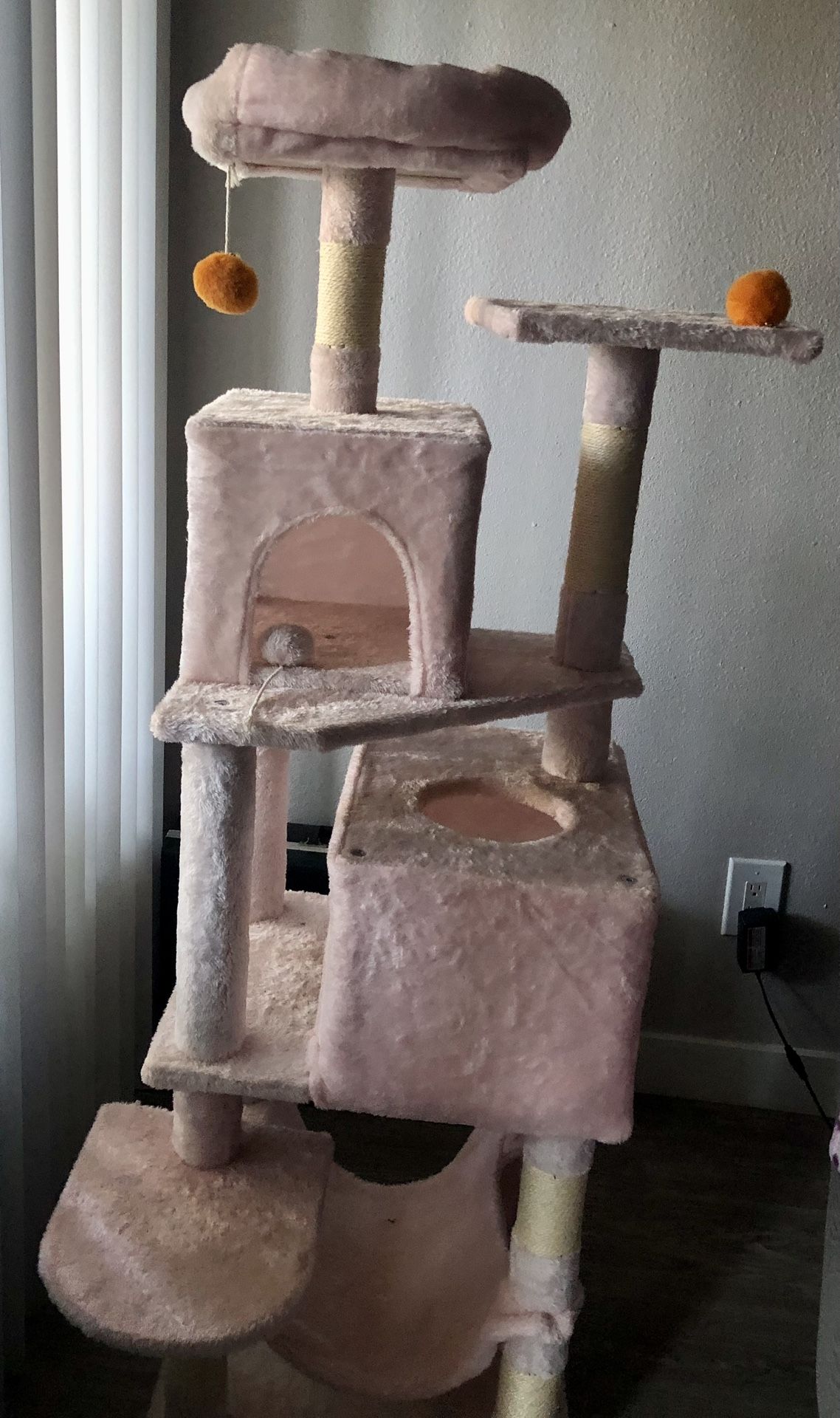 Hermoso Castillo Para Gato/as