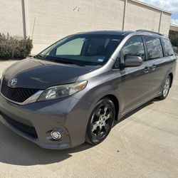 2012 Toyota Sienna