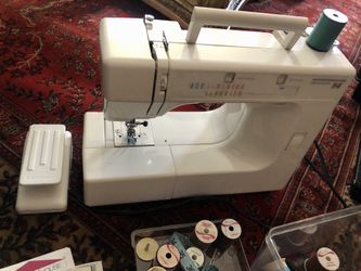 Kenmore 14 Sewing Machine Like New 