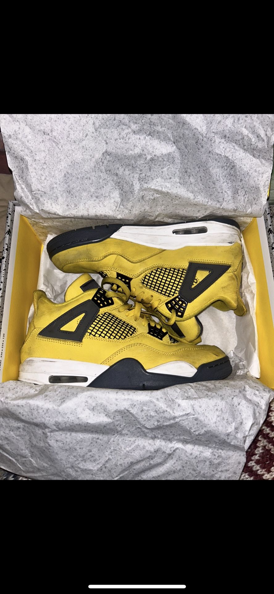 Jordan 4’s Retro thunder 8.5 Mens