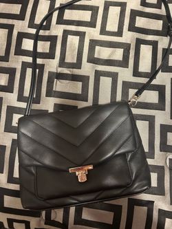 Black shoulder purse