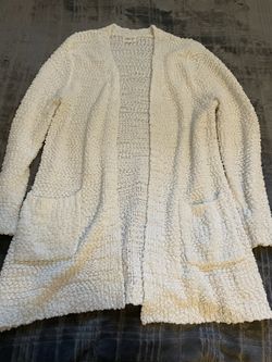 Woman’s White Sweater Size L