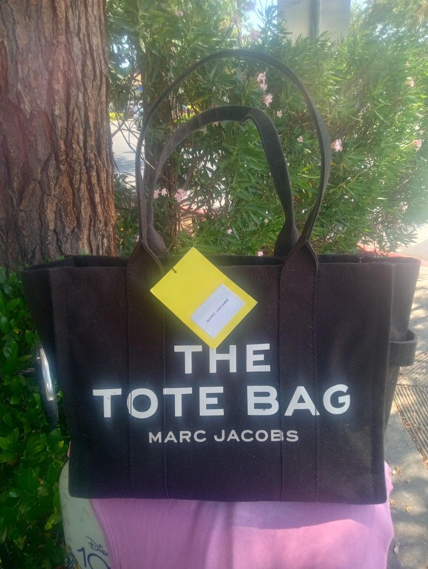Marc Jacobs The Tote Bag