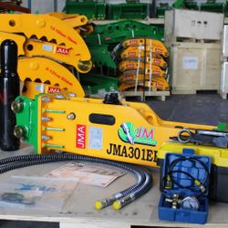 Mini Excavator Caterpillar CAT-301, JMA301BH Silence Hammer. It Fits with 1-2 Tons Machine.