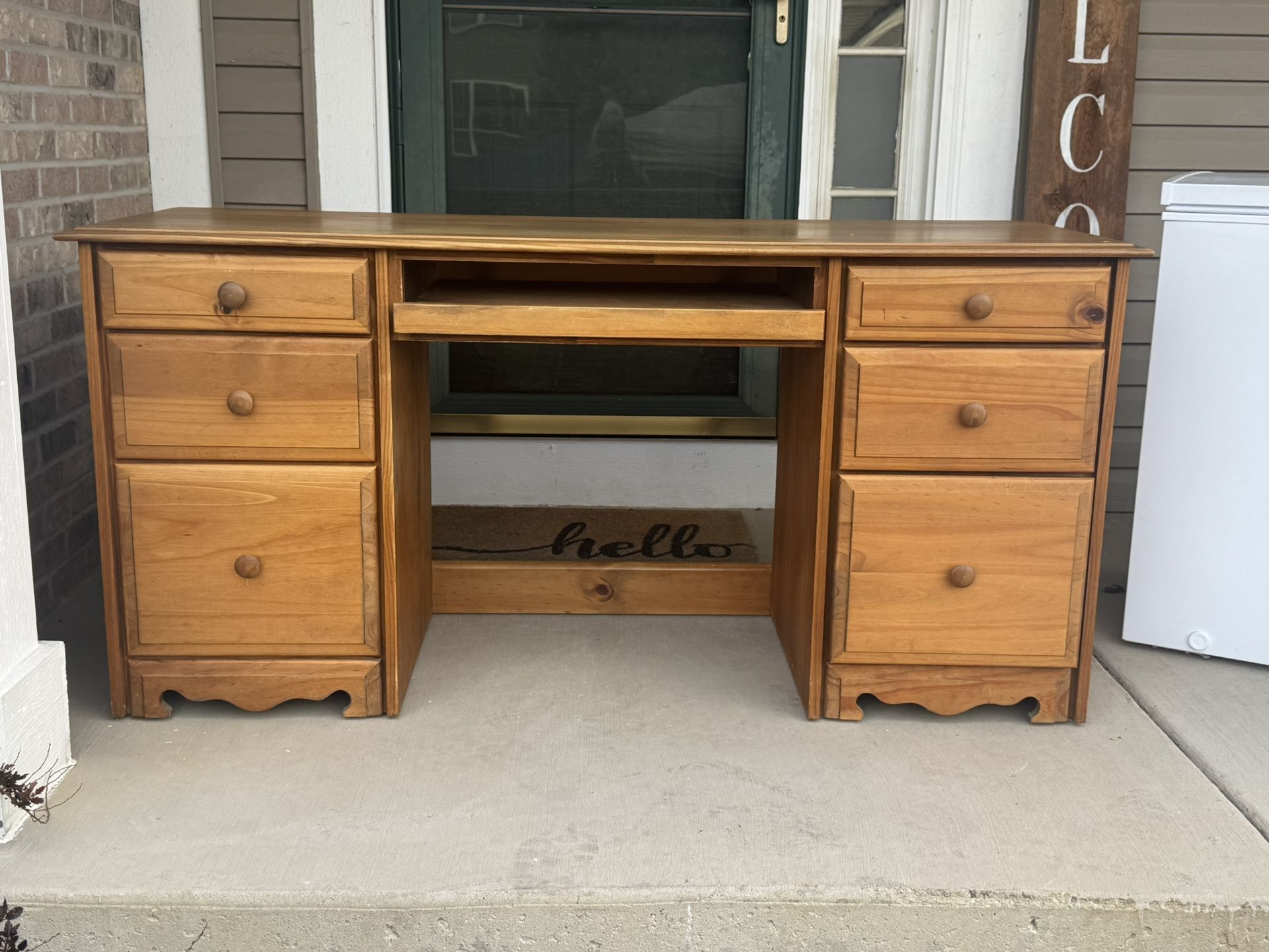 Pine Desk