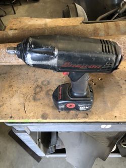 Snap On 18 volt 1/2 impact works great comes with battery and charger