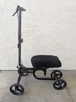 Padded knee scooter