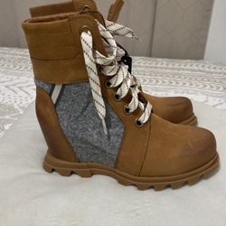 Sorel Women Boots