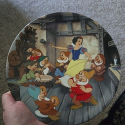 Disney Snow White Collectors Plate