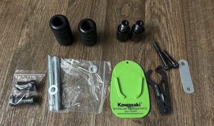 2013 KAWASAKI NINJA ZX6R ZX636 Frame Slider Side Stand Cruise Control