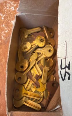 Lot of 35 Vintage Brass Key Blanks, Taylor R22B / CO 106, Made in USA