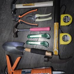 Hammers Wire Cutter Measuring Tape Pruning Shears Gardening Spade Caulk Gun Exacto Knife