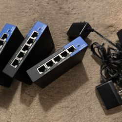 Qty 3 Linksys SE3005v2 5 Port Gigabit Switches