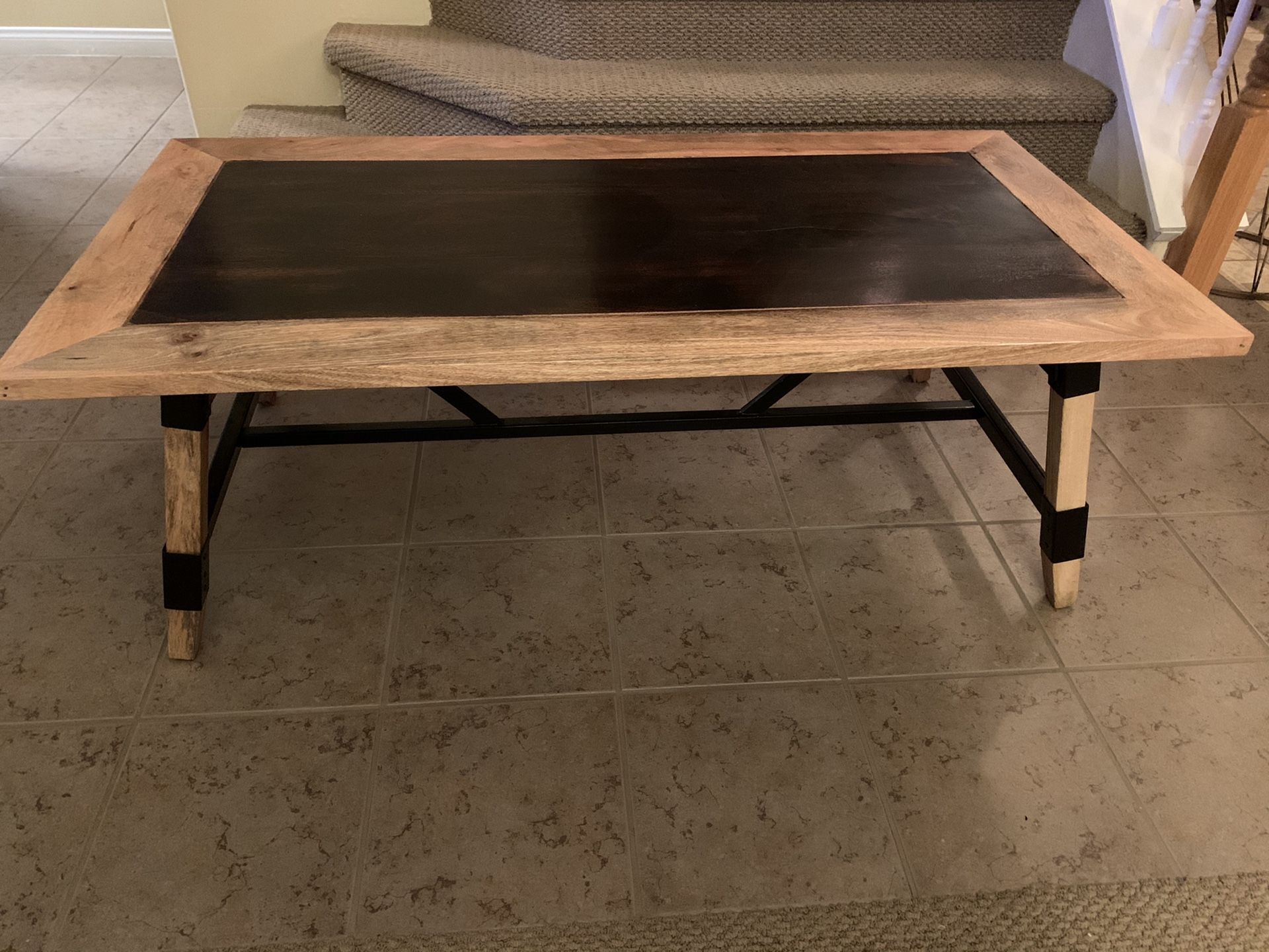 Beautiful Modern Farmhouse Coffee table