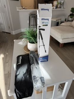 Brand new ultimaxx tripod 57”