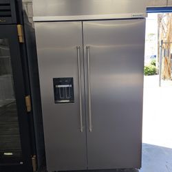 KitchenAid KBSD708MPS
48 Inch Built-In Side-by-Side Refrigerator with 29.4 cu. ft. Capacity, 4 Shelves, FreshChill™ Drawer, ExtendFresh™ Plus, Exterio