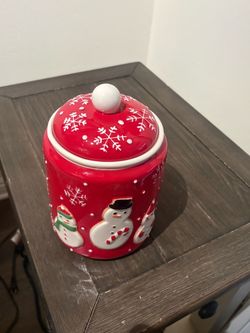 Hallmark 2011 Red Ceramic Christmas Snowman Cookie Jar Snowflakes EUC