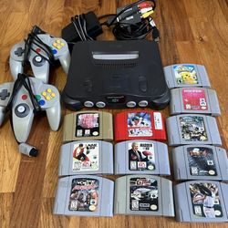 Nintendo 64 - 2 Controllers & 11 Games 