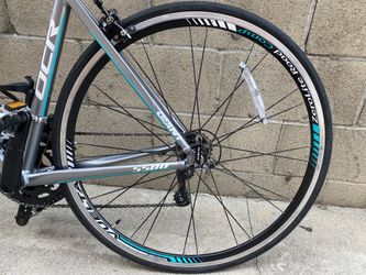 2016 Giant OCR 5500 Road Bike (size M) for Sale in Los Angeles, CA - OfferUp