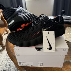 Nike Mind 002 Black Hyper Crimson 