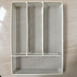 Off - White Metal Wire Desk Organizer 4 Compartment Basket Kitchen Utensil Tray