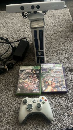 Xbox 360 slim 4 gig Star Wars edition w control and Kinect