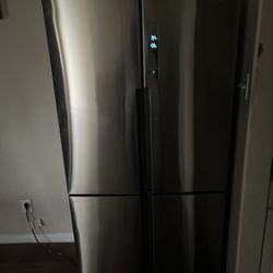 Refrigerator 