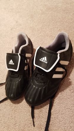 Adidas Soccer Shoes for Girls Size 5.5 - Great Deal!!!