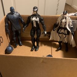 Action Figures 