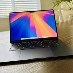 Apple MacBook Air 15.4-inch , 256GB SSD, 8GB Ram! M2
