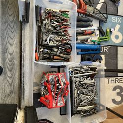 Of all kinds of tools, cubes, keys and more