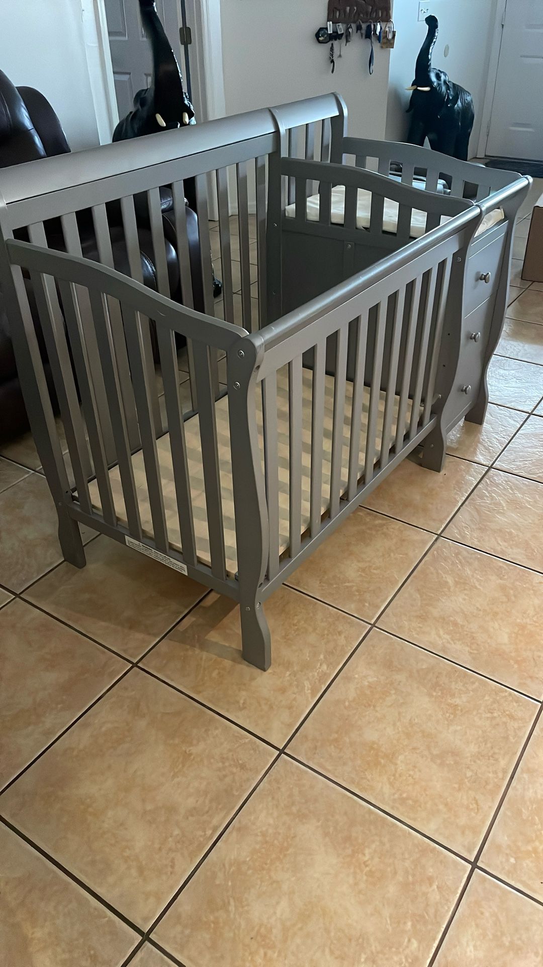 Wood Crib For Sale.