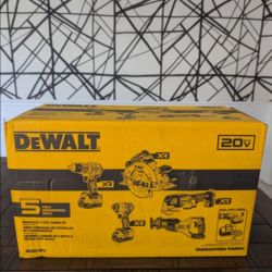 *NEW* DEWALT XR 20V Cordless 5-Tool Combo Kit with (2) 5.0 Ah Battery