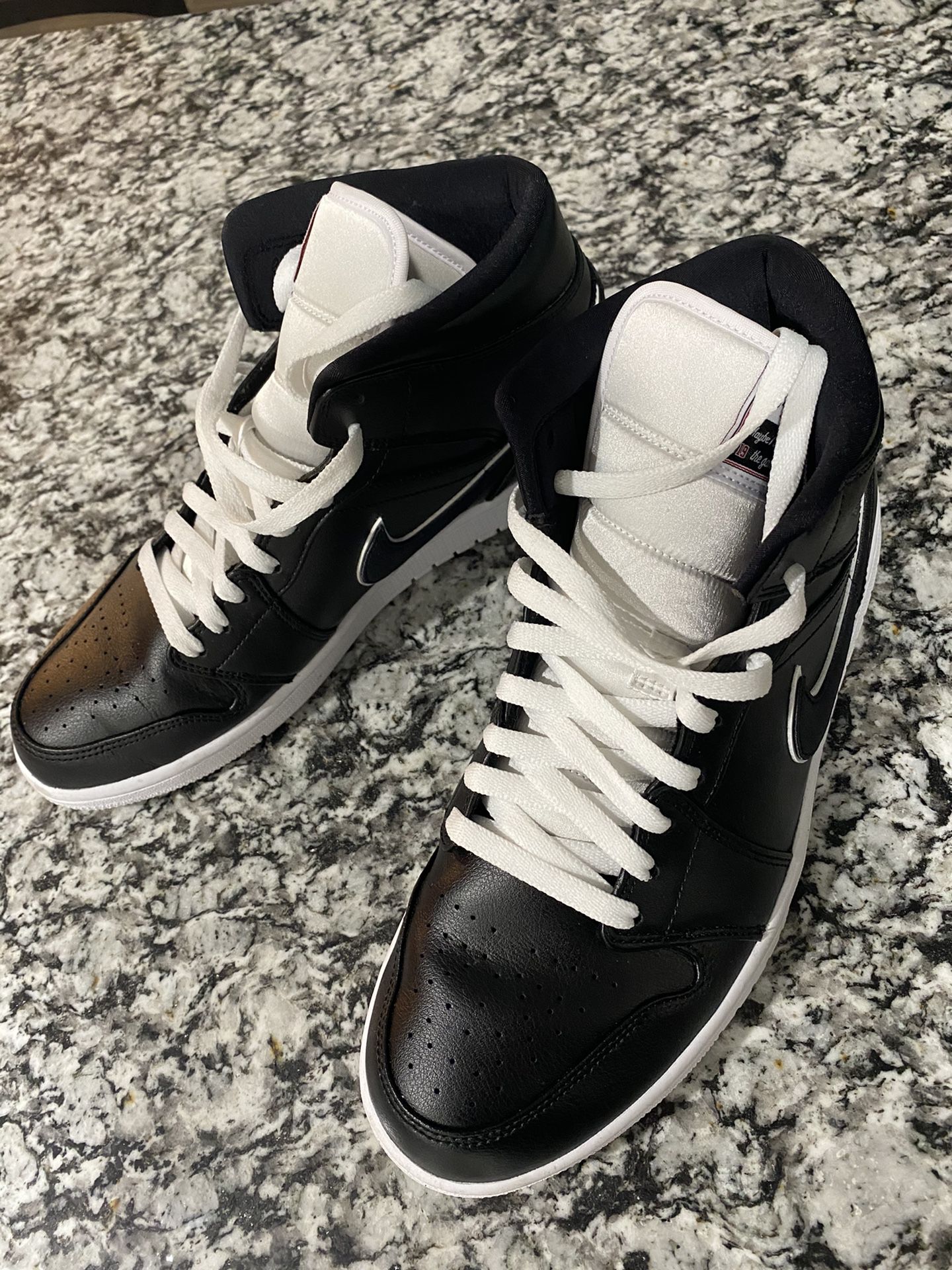 Air Jordan 1 Mid SE Men’s Shoe Size 11